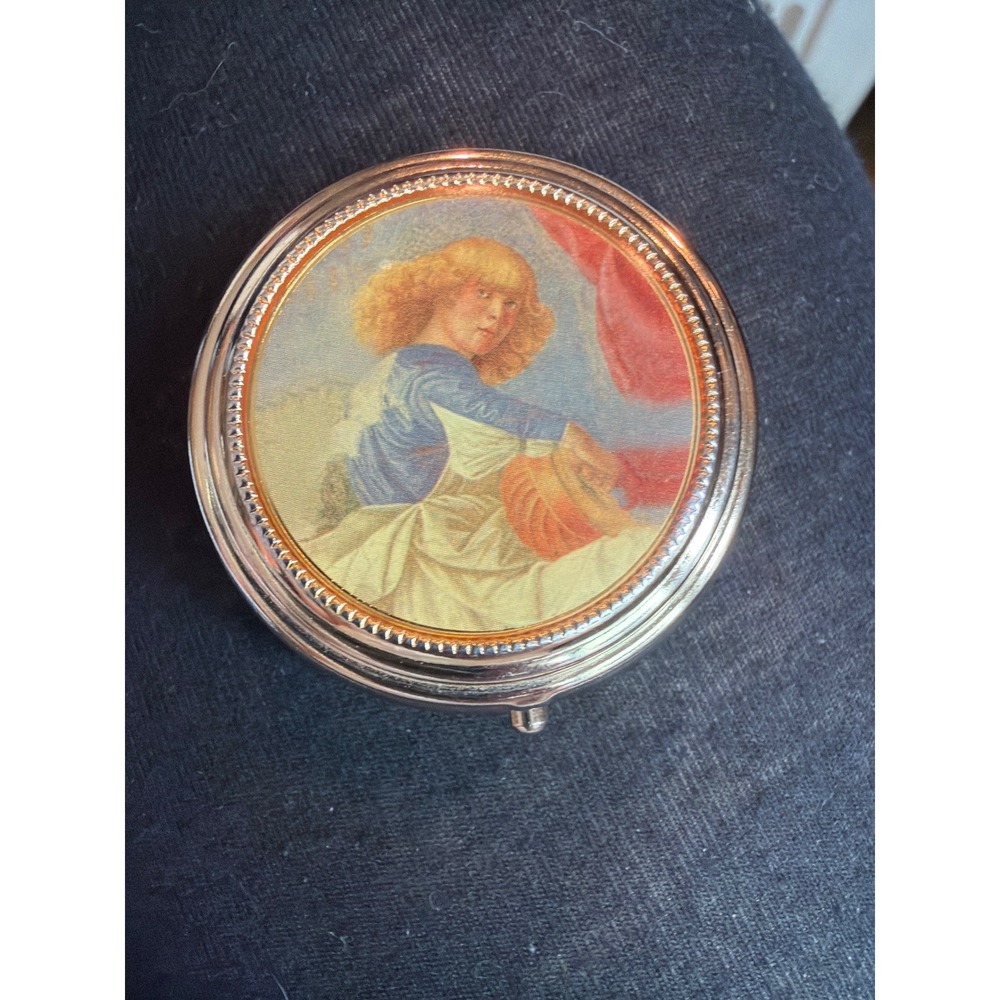 Edizioni Musei Vaticani Silver Tone Compact Mirror Renaissance Portrait‎ Logo